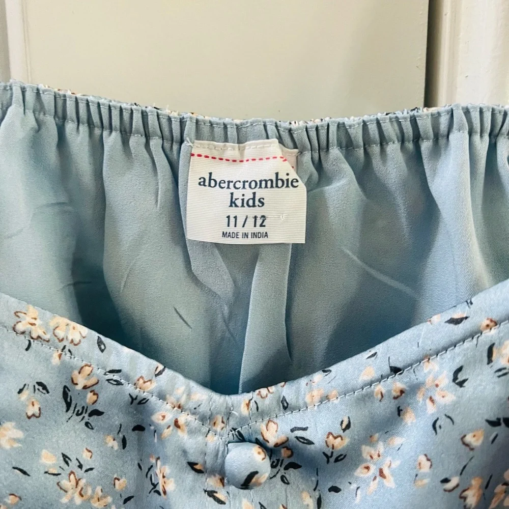 Abercrombie Kids blue floral top size 11/12